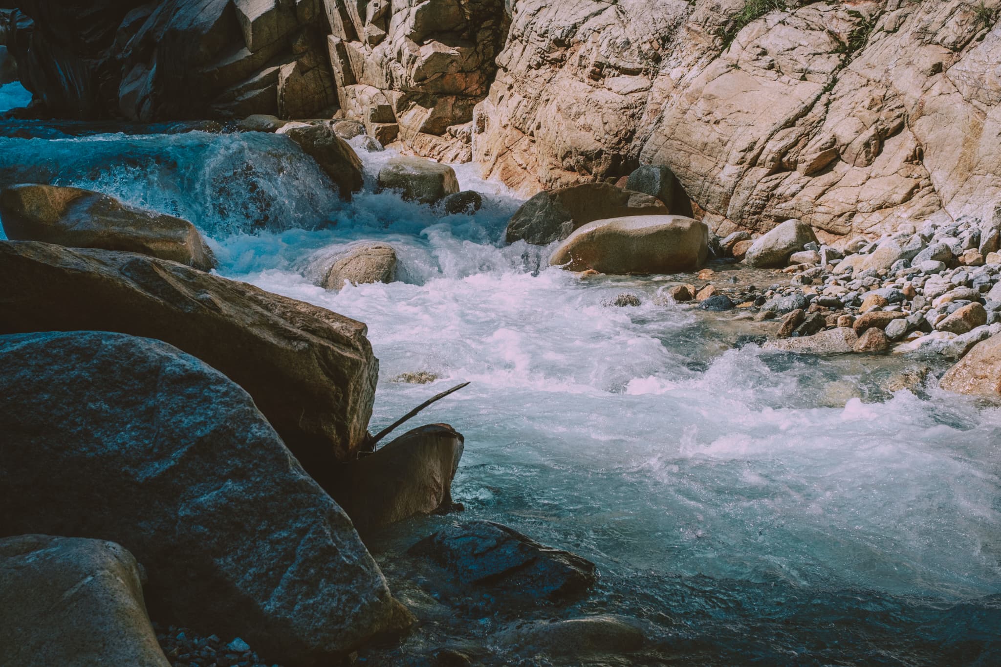 伊藤新道 - 黒部源流へ続く水と岩の道